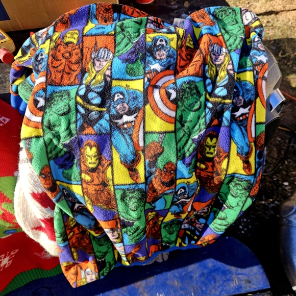 Assortment Of Large Breed Dog Coats And Pyjamas - Picture 6 of 15